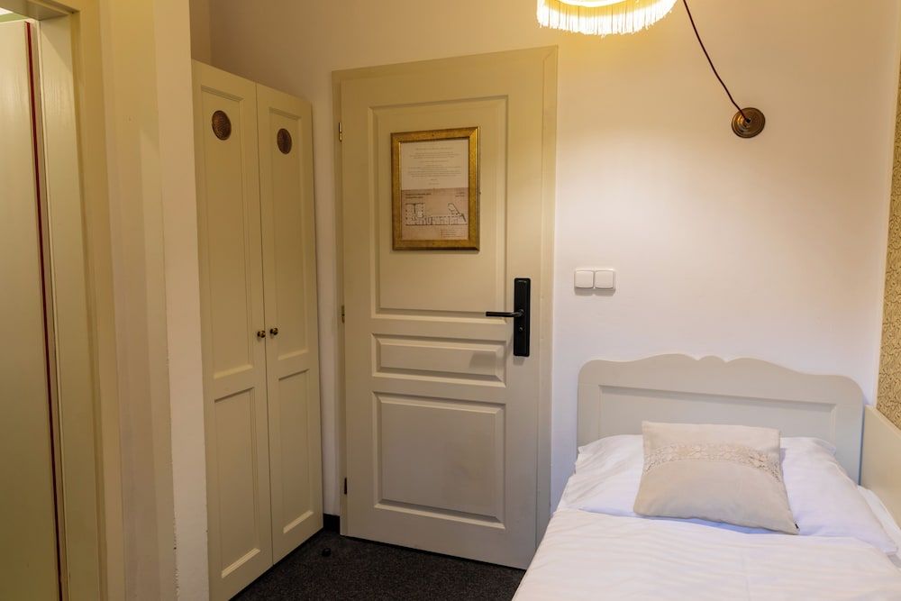 undefined Sir Toby's Midtown - Hostel