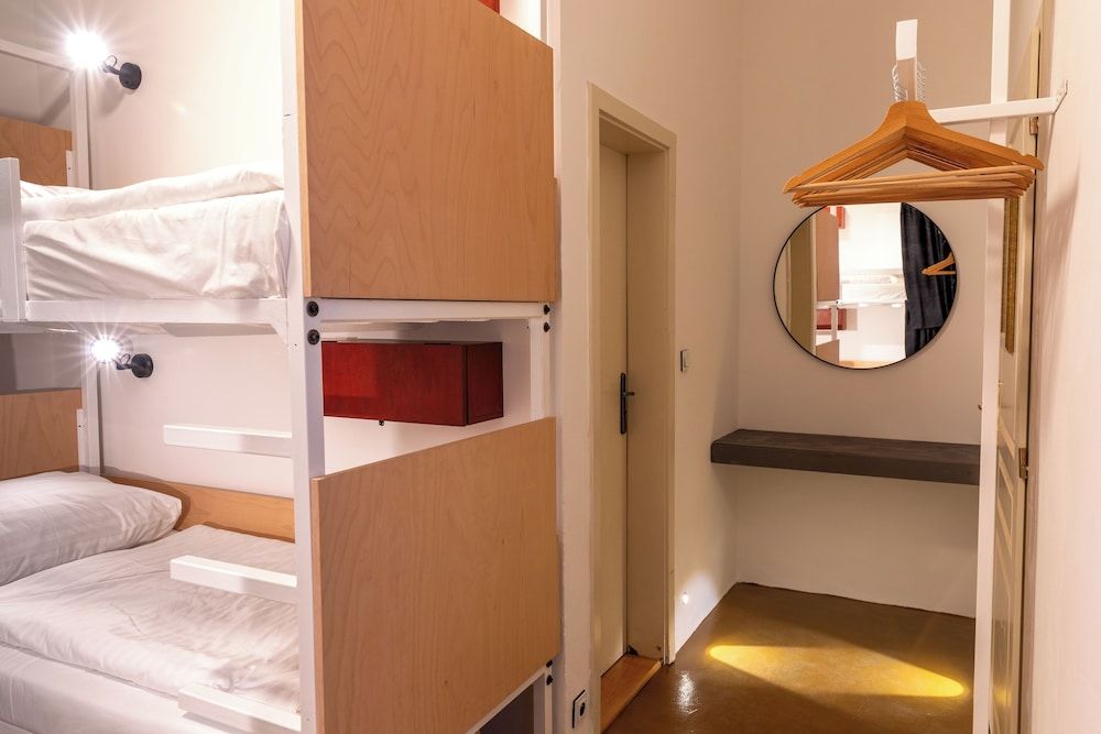 undefined Sir Toby's Midtown - Hostel 4
