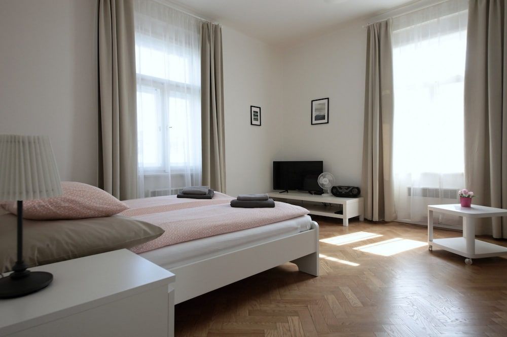 undefined Angel City Apartments 5