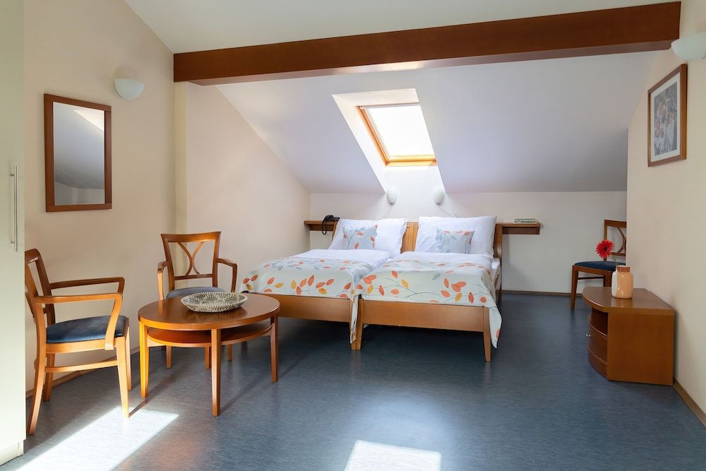 Sibelius Apartments Standard Apartment, 2 Twin Beds, Non Smoking, City View 2