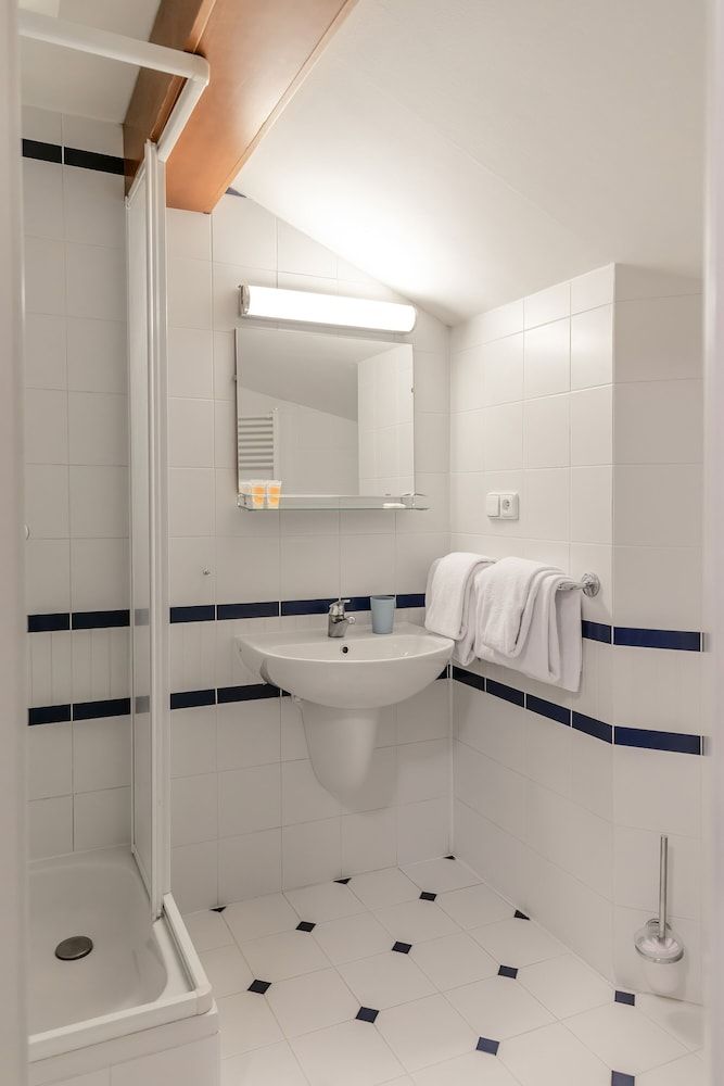 Sibelius Apartments Standard Apartment, 2 Twin Beds, Non Smoking, City View 3