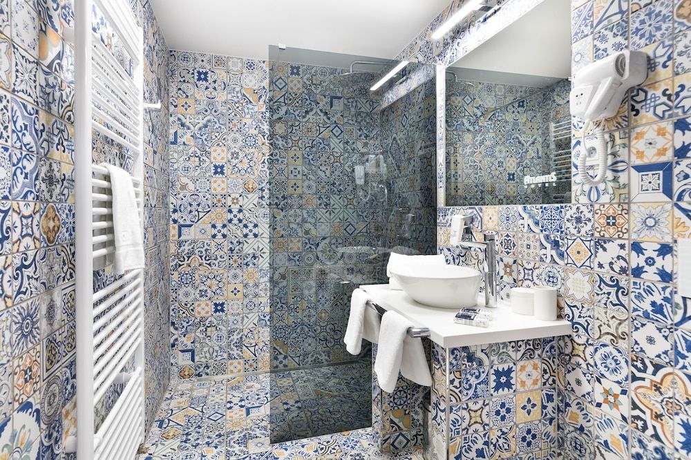 Hotel Atlantis Double or Twin Room (Plus) 19