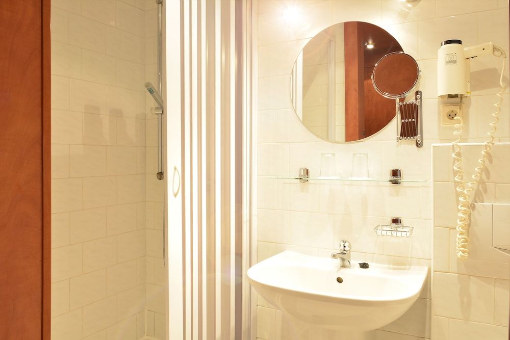 Hotel Tristar Standard Double or Twin Room 6