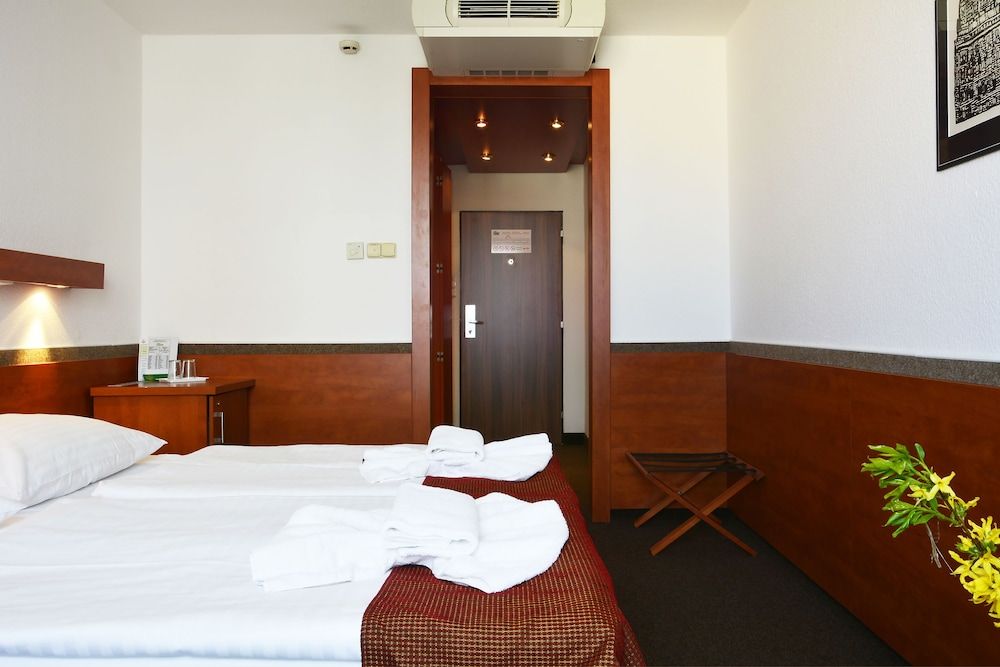 undefined Hotel Tristar 3