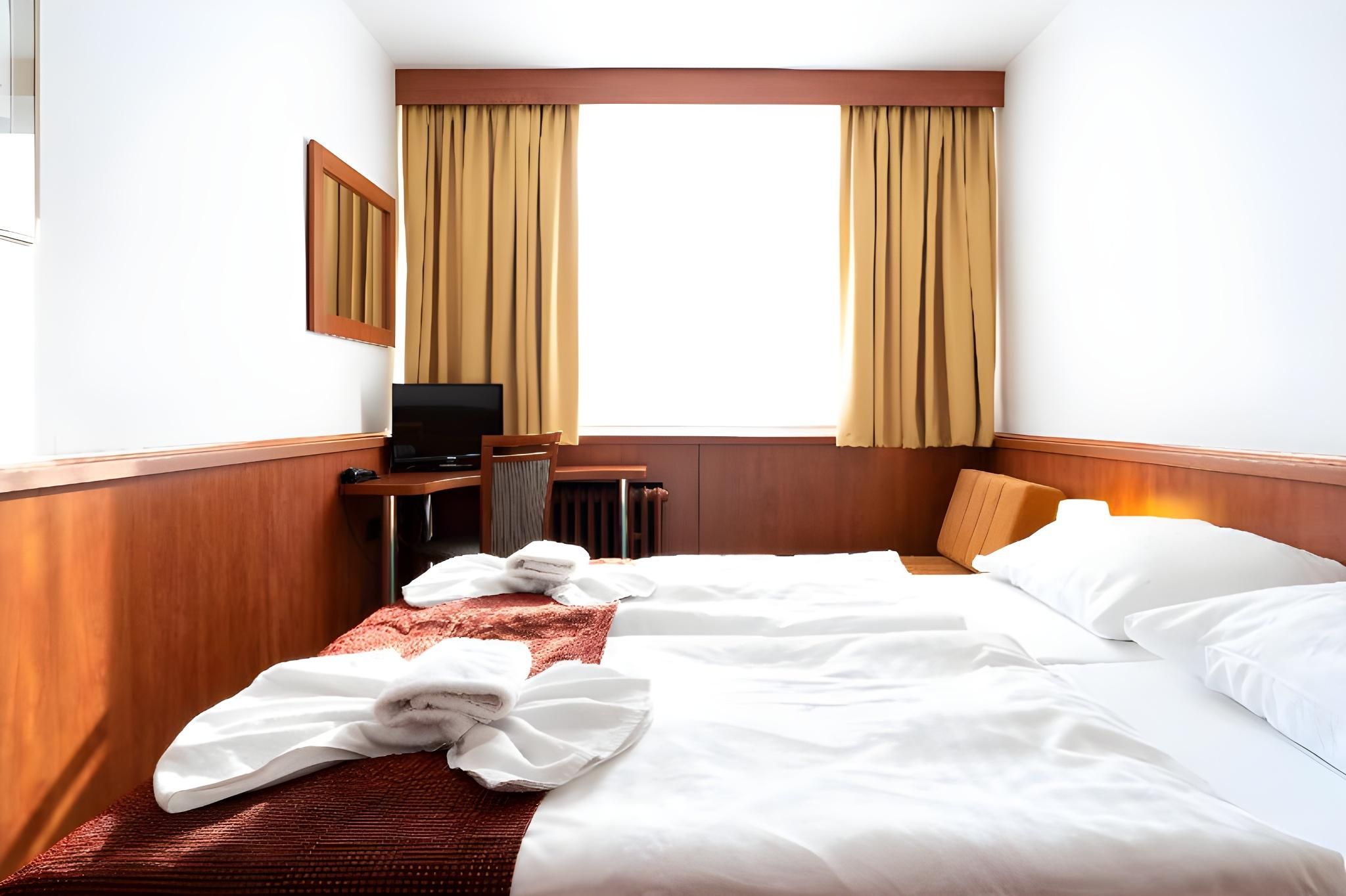 undefined Hotel Tristar 7