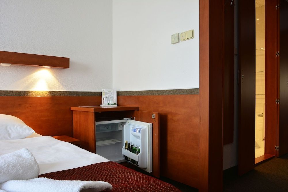 undefined Hotel Tristar 8