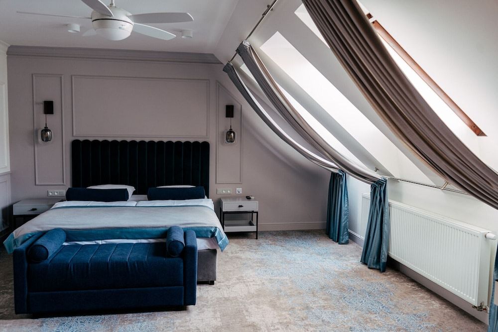 undefined THE HOTEL FITZGERALD 3