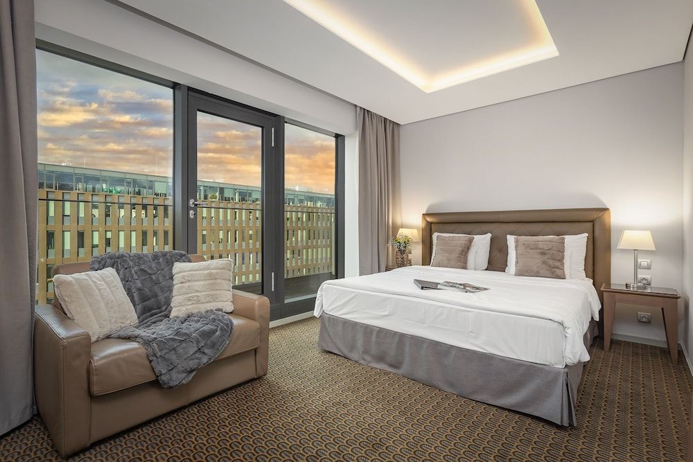 undefined Hotel Royal Prague 4