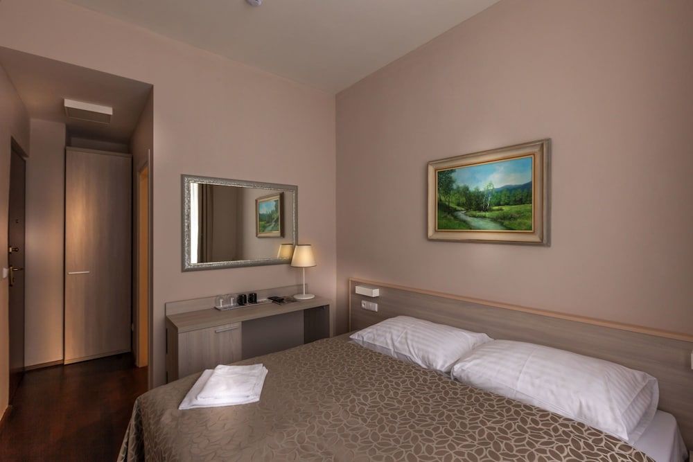 Boutique Residence by Little King Standard Double Room 3