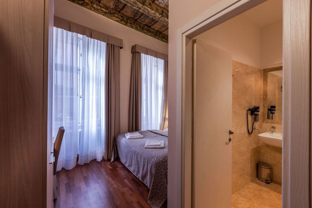 Boutique Residence by Little King Standard Double Room 7