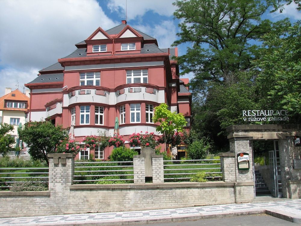 undefined Hotel Villa 4