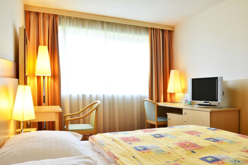 Hotel Artemis Standard Double or Twin Room 2