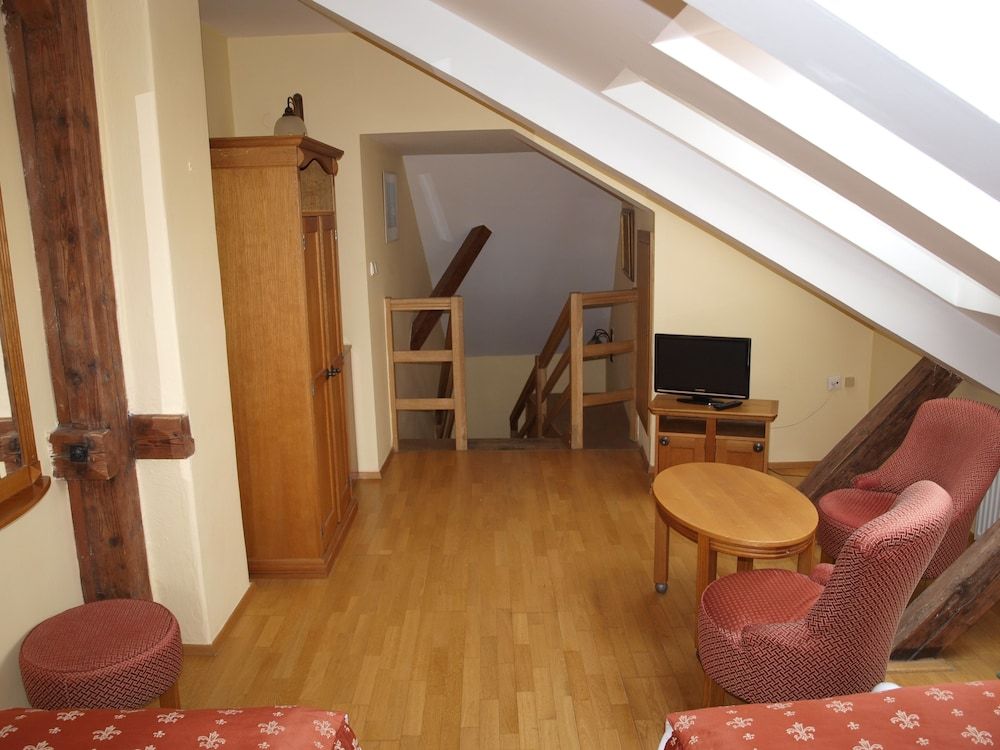 Hotel King George Double Room 8