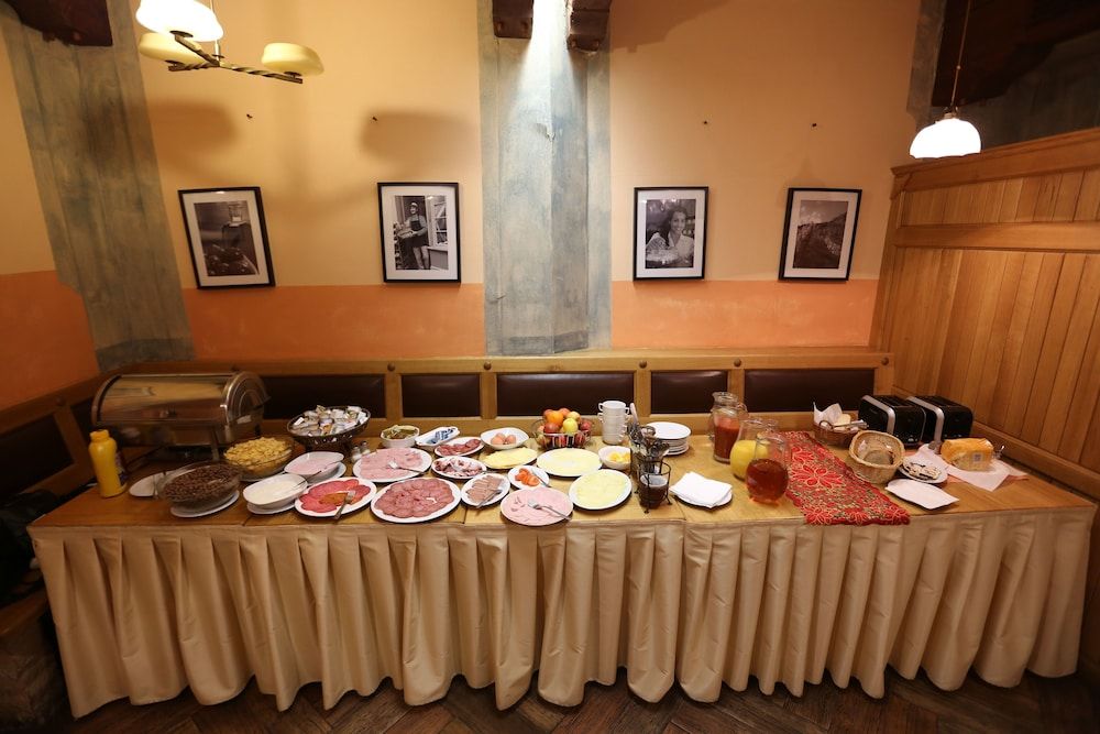 undefined Hotel King George 8