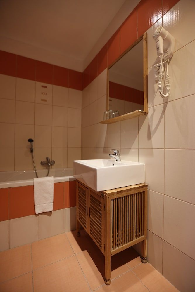 Hotel King George Double Room 5