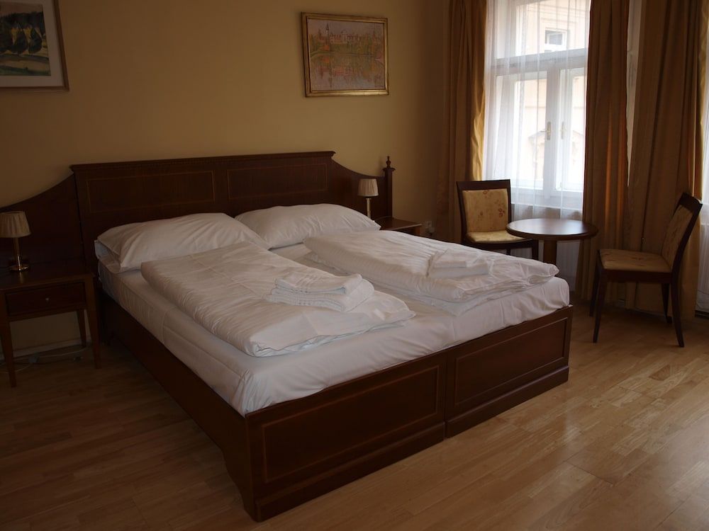 Hotel King George Double Room 2