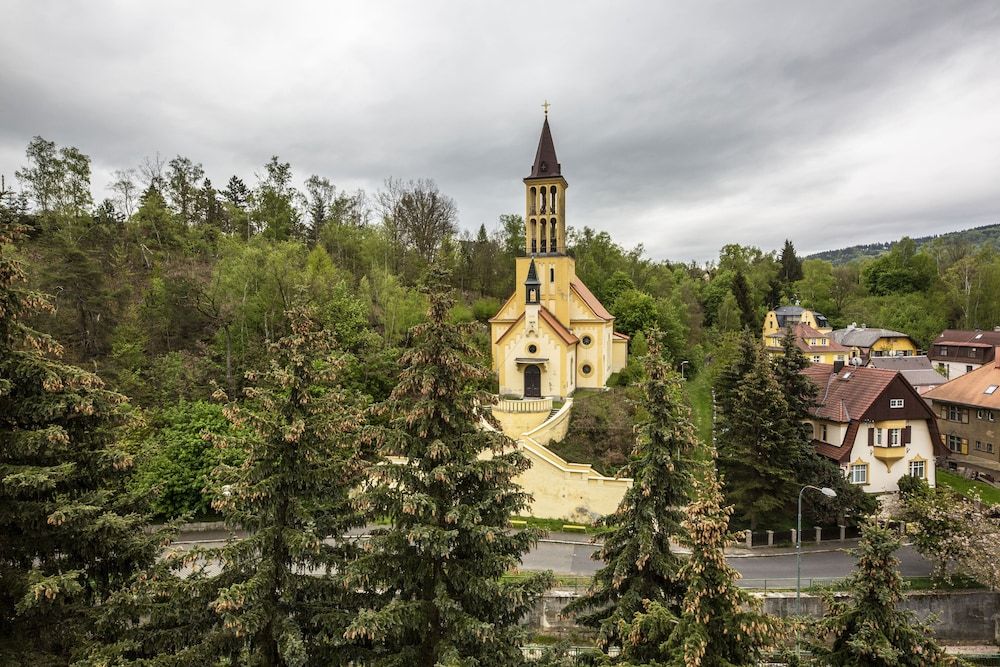 Parkhotel Carlsbad Inn Deluxe Double Room, 1 Bedroom, Terrace, River View 4