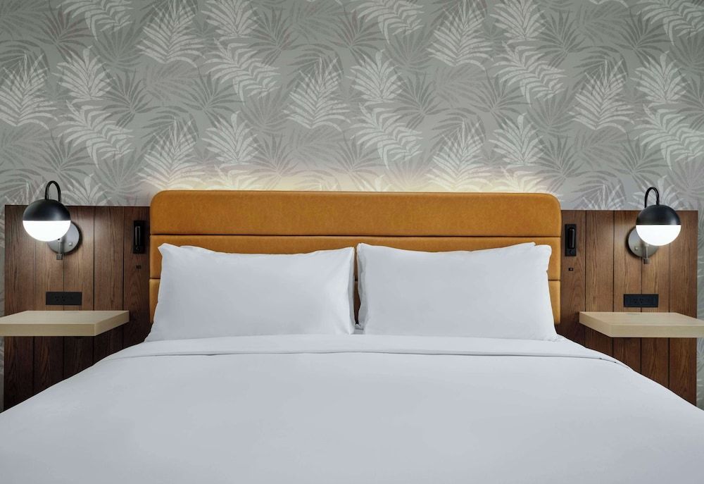 Deluxe Room, 1 King Bed