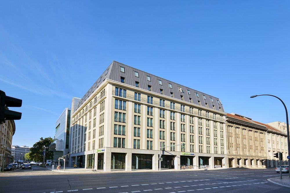 undefined Holiday Inn Express Berlin - Alexanderplatz by IHG 2