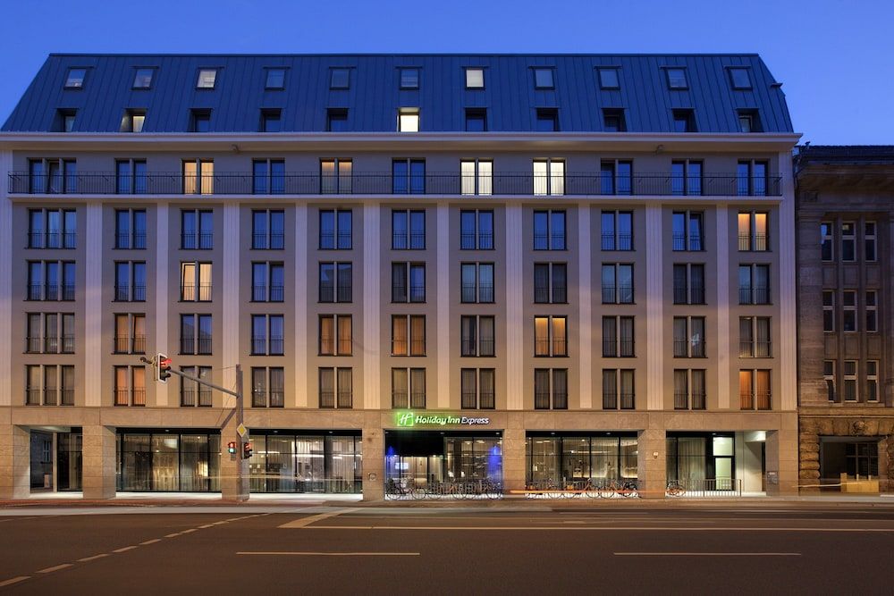 undefined Holiday Inn Express Berlin - Alexanderplatz by IHG 10