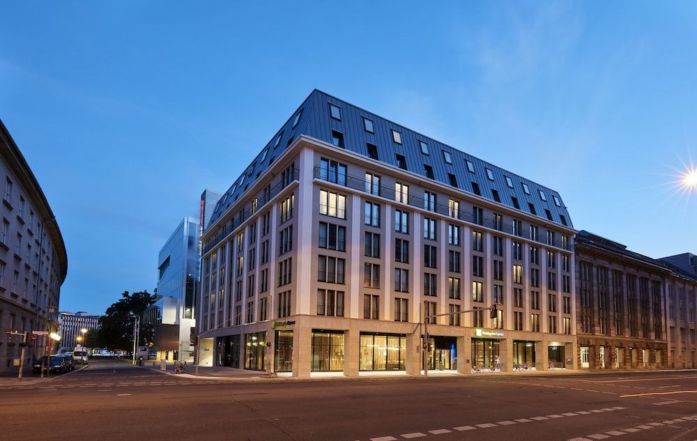 undefined Holiday Inn Express Berlin - Alexanderplatz by IHG 4