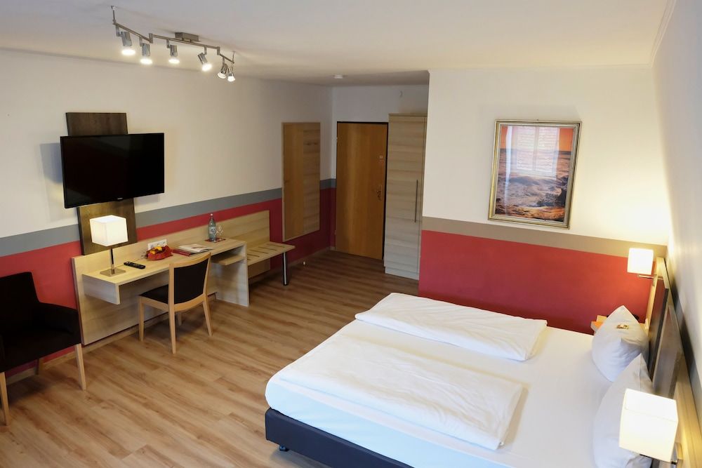 Romantica Hotel Blauer Hecht Comfort Double Room 4