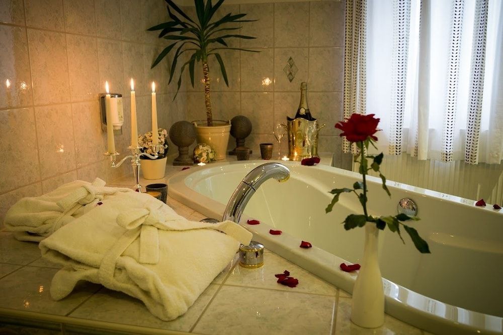 Suite, Garden View