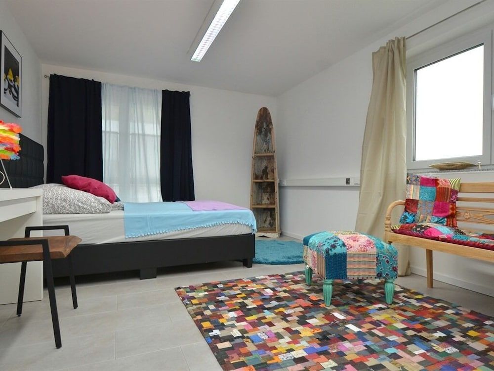 Apartment, Shared Bathroom (Rosie)