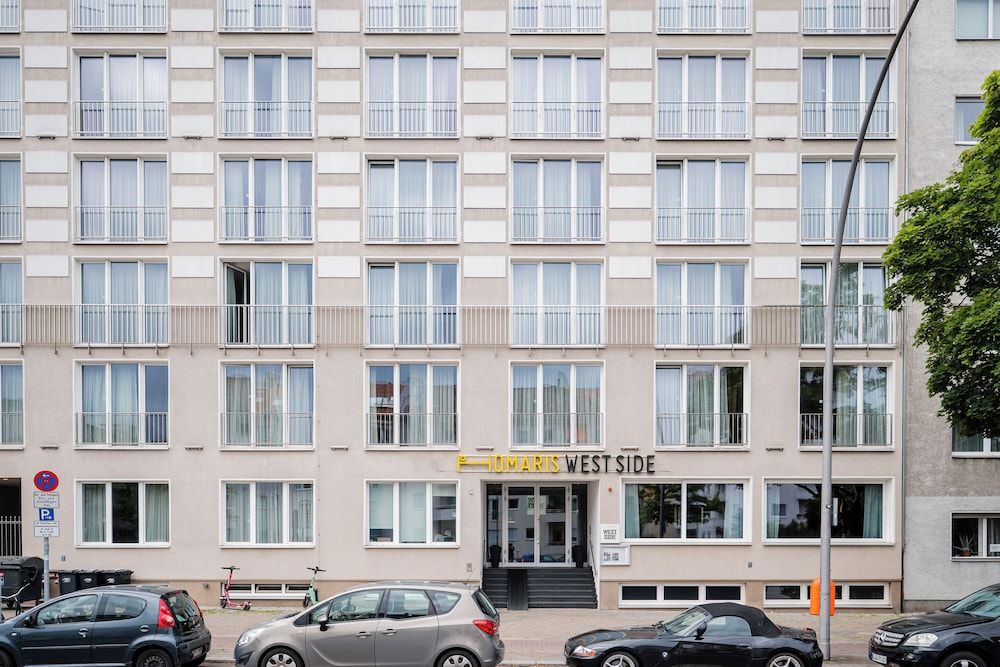 undefined Homaris West Side 5