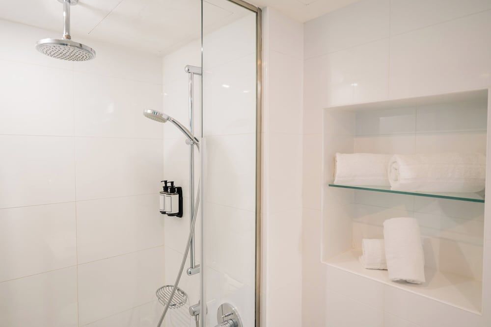 undefined Homaris West Side – Self- Check In 10