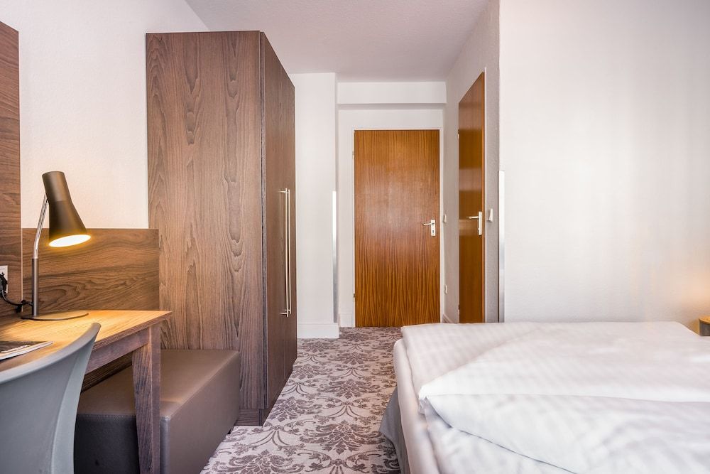 Signature Hotel Astoria Hamburg Standard Double Room 3