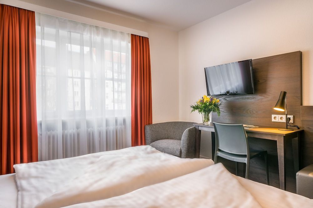 Signature Hotel Astoria Hamburg Standard Double Room 2