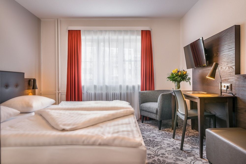 Signature Hotel Astoria Hamburg Standard Double Room 4