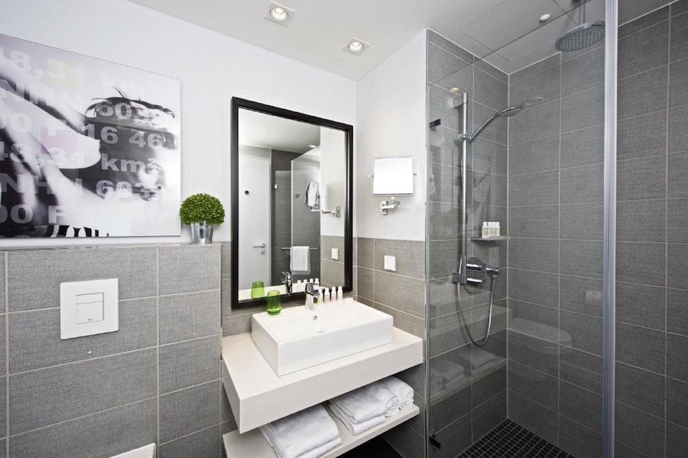 Capri by Fraser Frankfurt Deluxe Studio 4