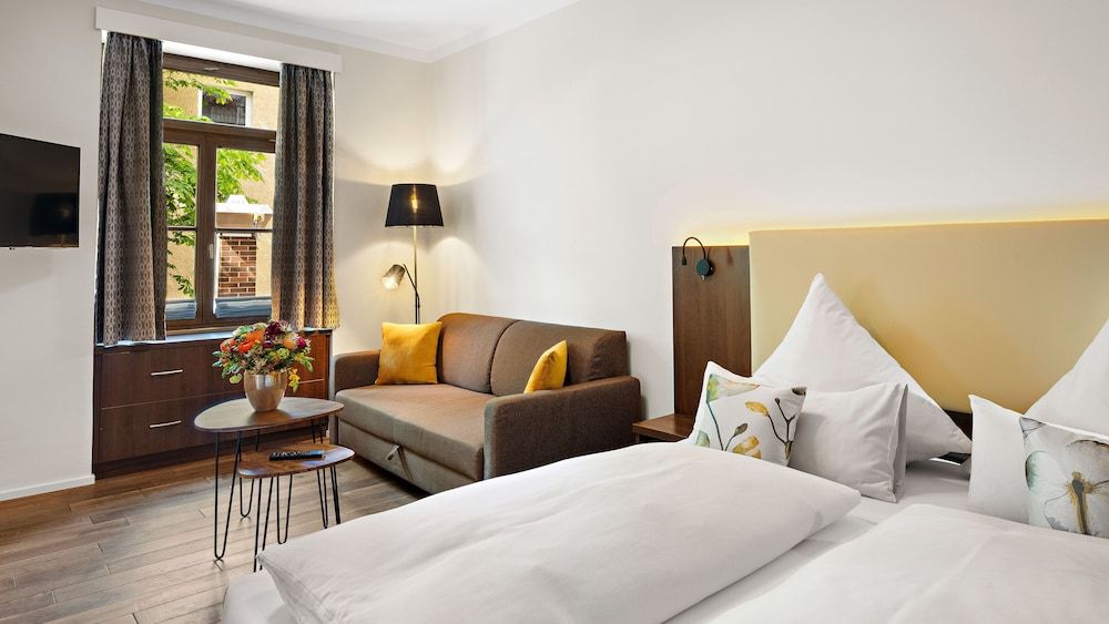 undefined Hotel Deutsche Eiche 4