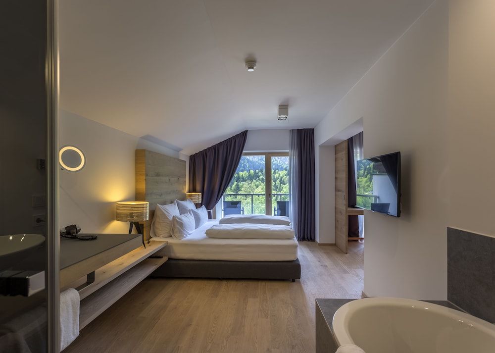 Executive Loft, Balcony, Mountainside
