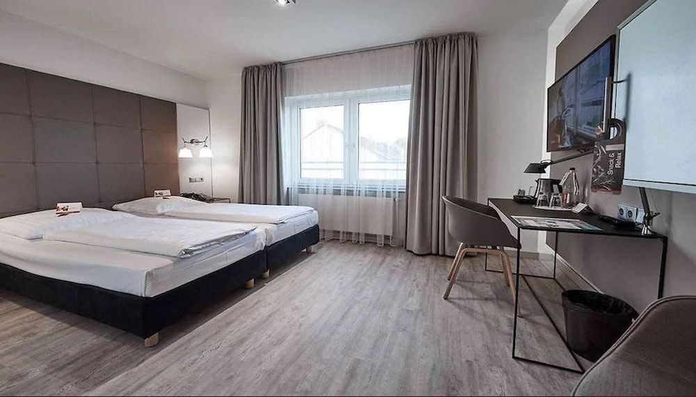 Hotel Amadeus Basic Double Room, 1 Bedroom, Non Smoking, Courtyard View (New Style) 4