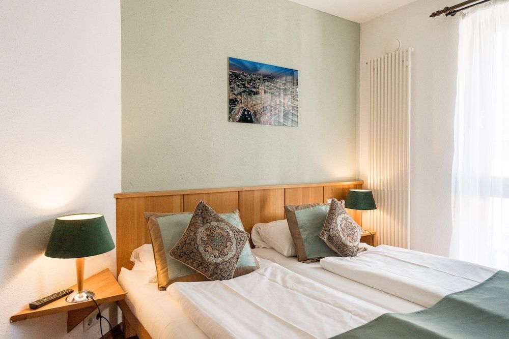 Ökotel Hamburg Standard Double Room 2