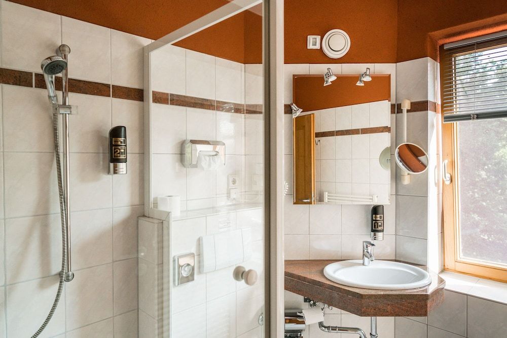 Ökotel Hamburg Standard Double Room 5