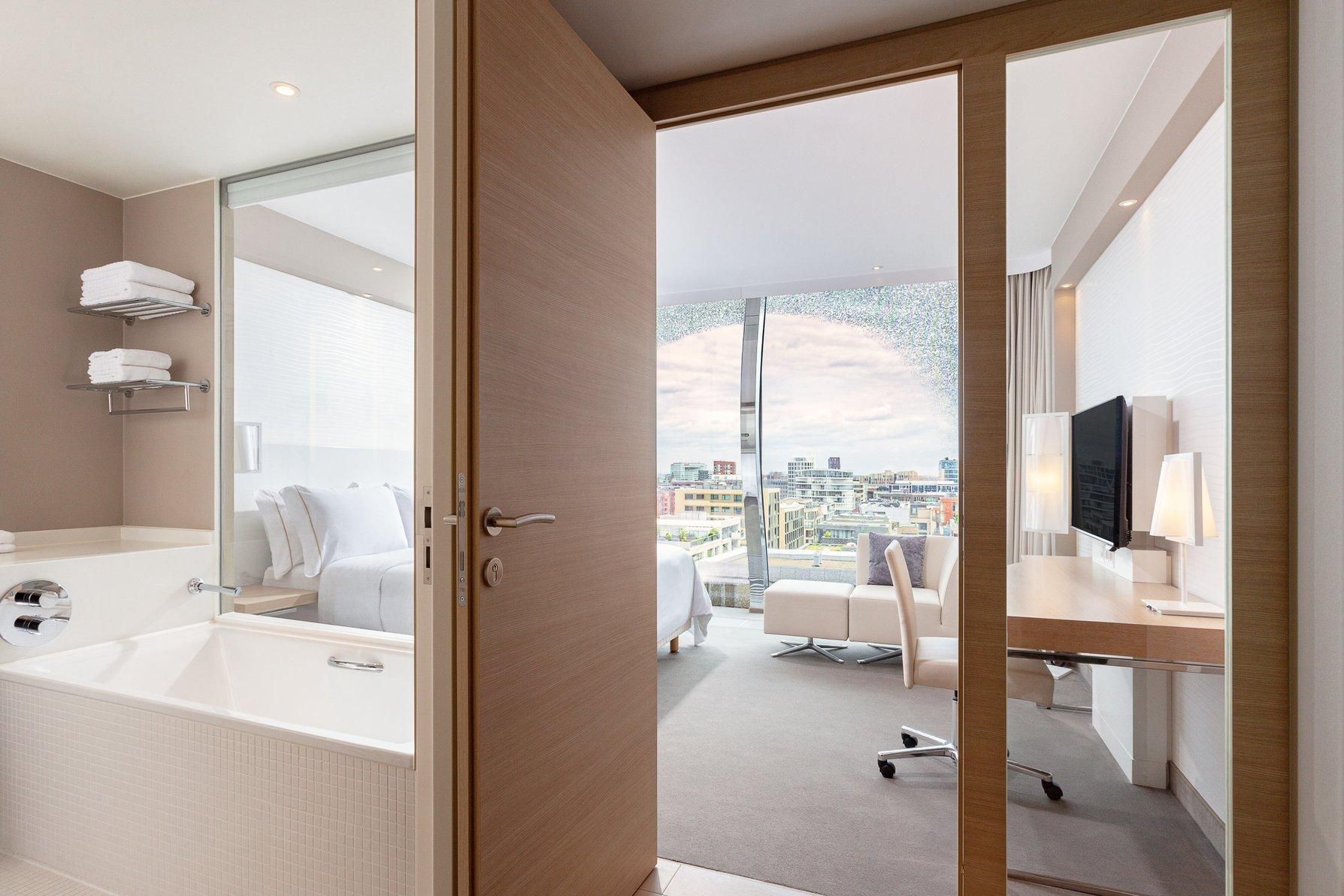 Family Suite, 1 King, Sofa bed, City view, Partial water view