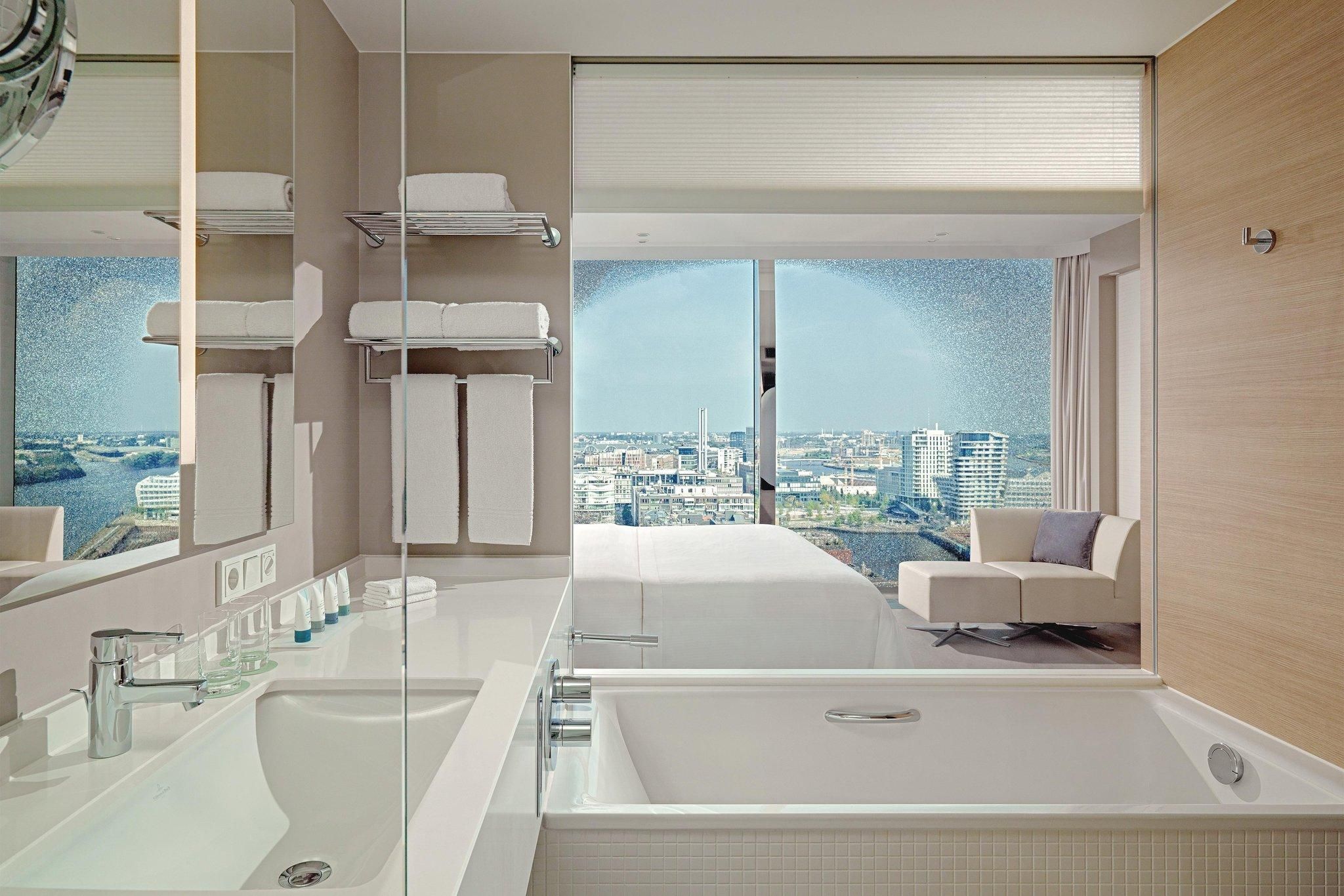 Premium, Guest room, 1 King, City view, Partial water view
