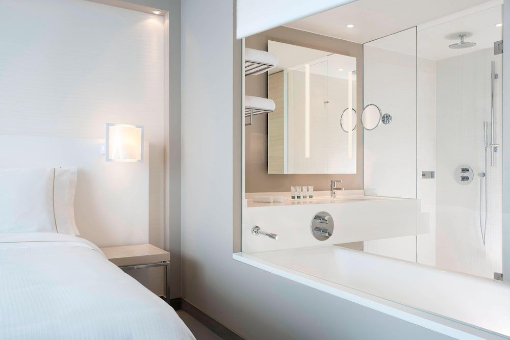The Westin Hamburg Elbphilharmonie Classic Room, 1 King Bed 5