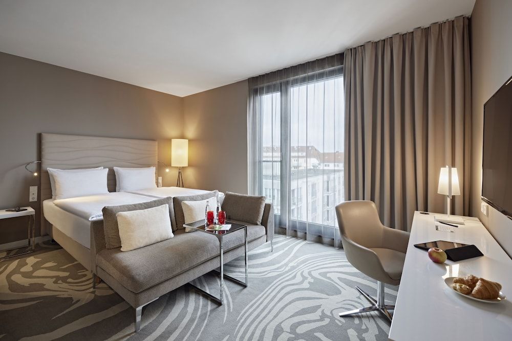 Gallery Double Room, 1 King Bed