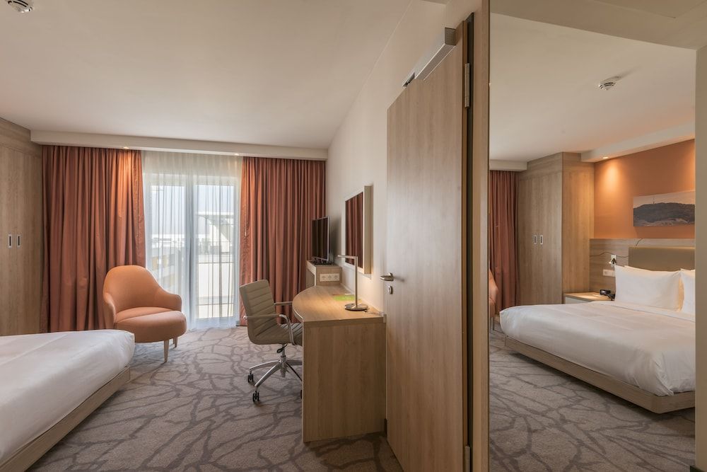 Hampton by Hilton Freiburg Room, 1 Queen Bed, Non Smoking 5