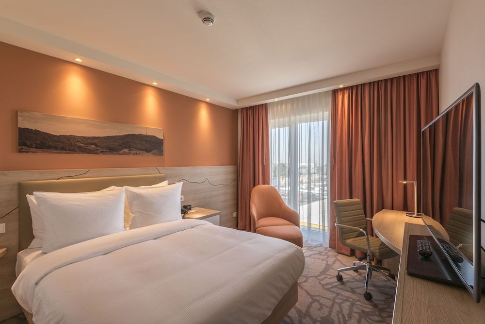 Hampton by Hilton Freiburg Room, 1 Queen Bed, Non Smoking