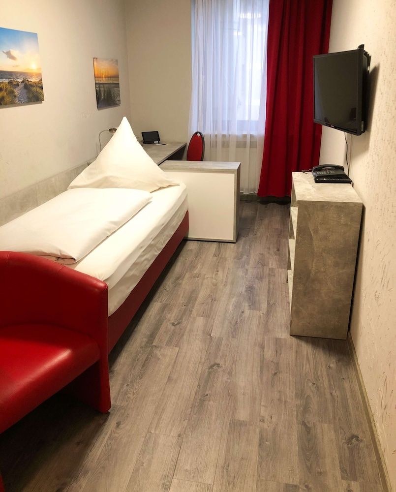 Brenner Hotel Economy Single Room