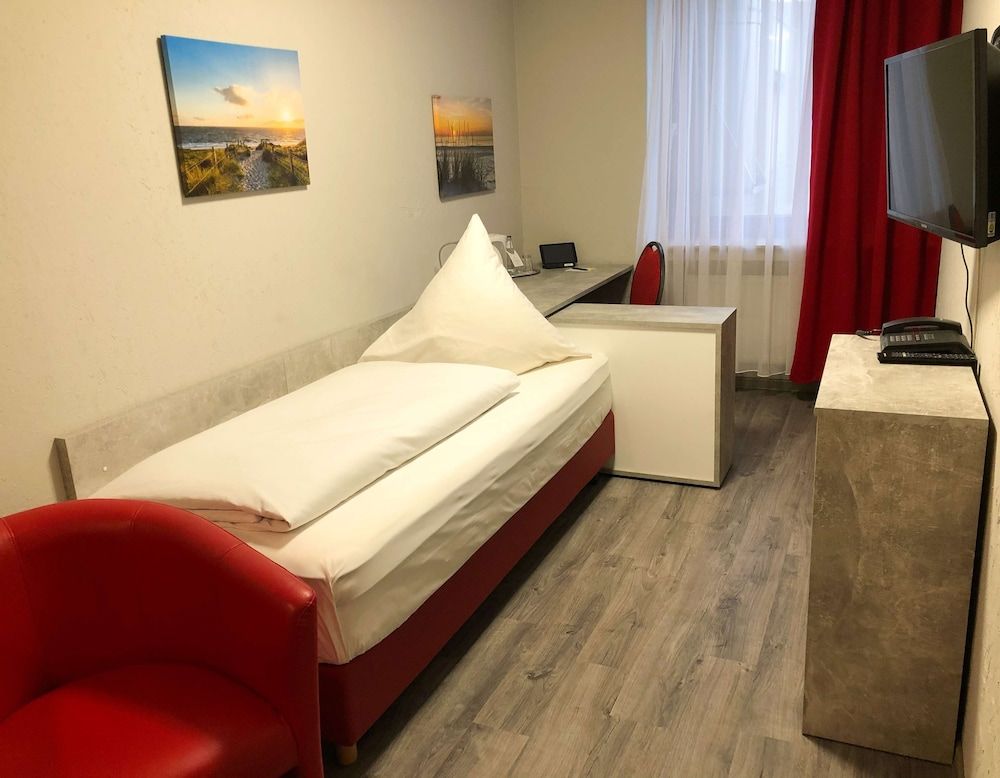 Brenner Hotel Economy Single Room 2