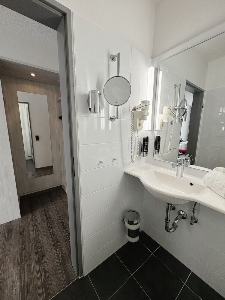 Brenner Hotel Classic Triple Room 2