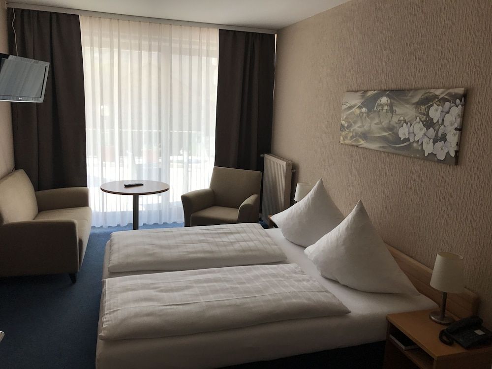 Hotel Traumblick Double Room (External Bathroom) 2