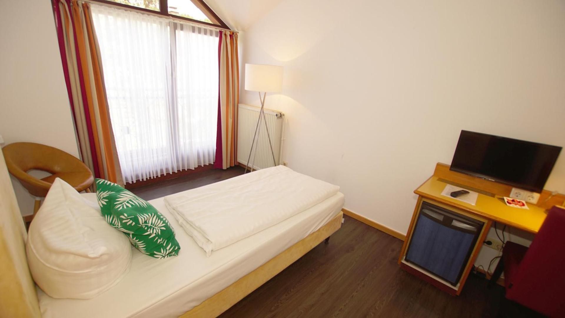 Classic Single Room